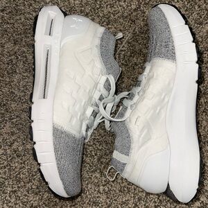 Under Armour Phantom 1 Youth 6.5 White and Gray Sneakers